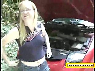 Mature blonde sucking dick for a car repair
